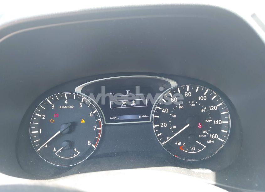 Photo 7 of 2017 Nissan Pathfinder SV (VIN 5N1DR2MN9HC661380)