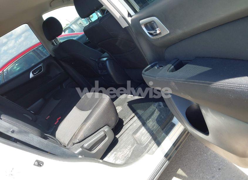 Photo 8 of 2017 Nissan Pathfinder SV (VIN 5N1DR2MN9HC661380)