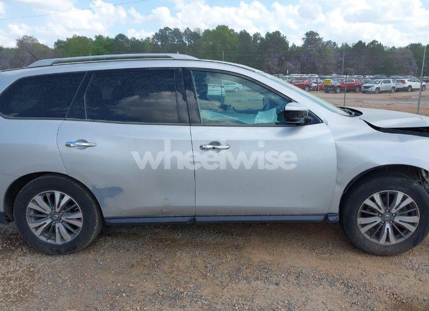 Photo 13 of 2017 Nissan Pathfinder SV (VIN 5N1DR2MN9HC664487)