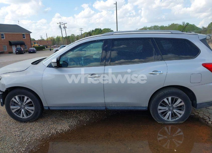 Photo 14 of 2017 Nissan Pathfinder SV (VIN 5N1DR2MN9HC664487)