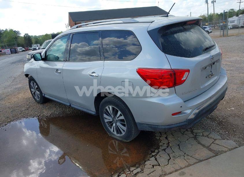 Photo 3 of 2017 Nissan Pathfinder SV (VIN 5N1DR2MN9HC664487)