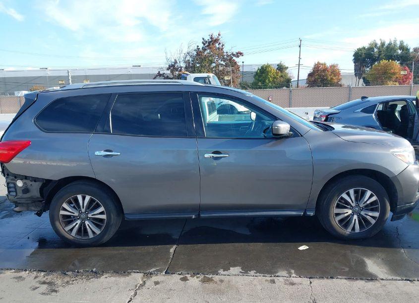Photo 14 of 2017 Nissan Pathfinder SV (VIN 5N1DR2MN9HC680320)