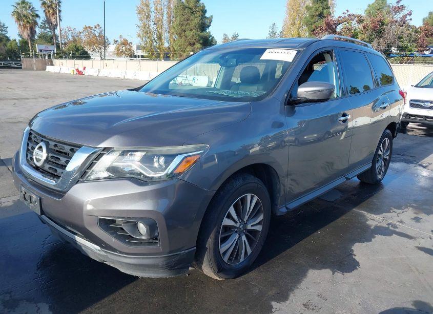 Photo 2 of 2017 Nissan Pathfinder SV (VIN 5N1DR2MN9HC680320)
