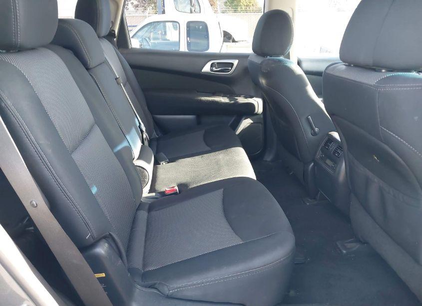 Photo 8 of 2017 Nissan Pathfinder SV (VIN 5N1DR2MN9HC680320)