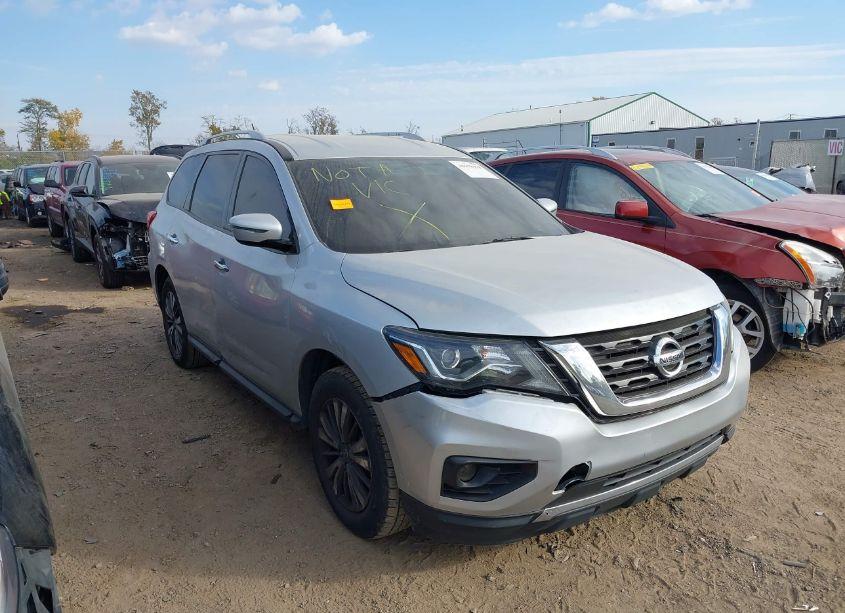 2017 Nissan Pathfinder SV (VIN 5N1DR2MN9HC697537) main photo