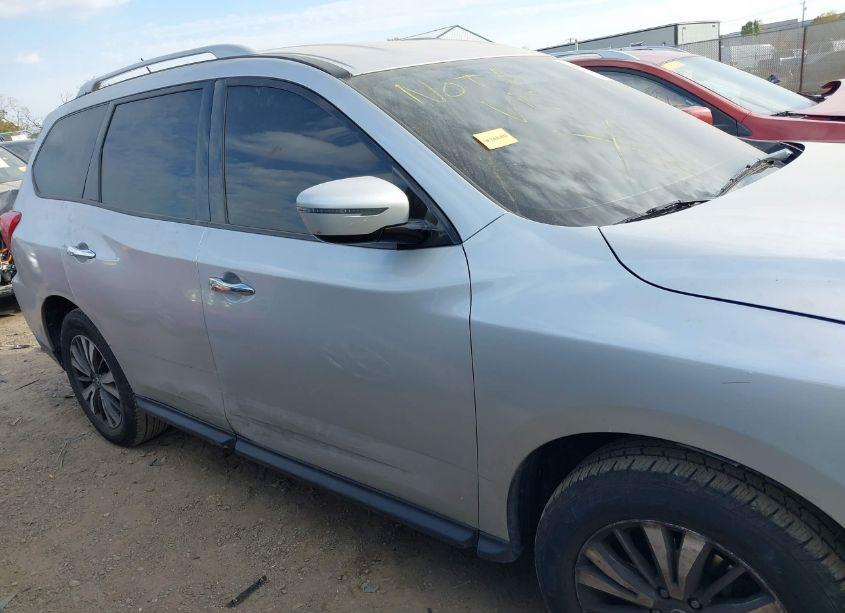 Photo 13 of 2017 Nissan Pathfinder SV (VIN 5N1DR2MN9HC697537)