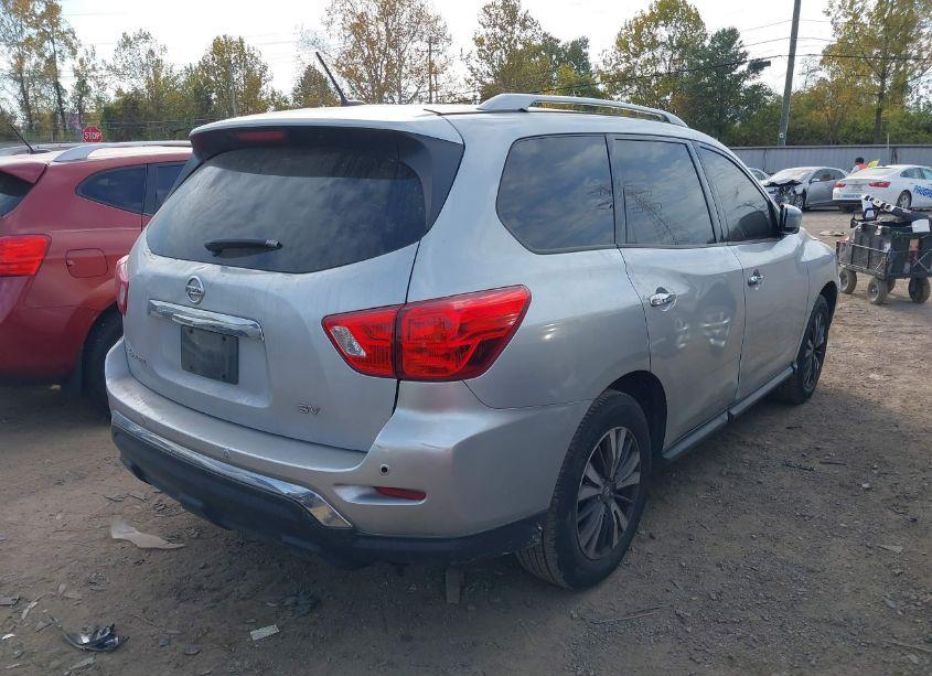 Photo 4 of 2017 Nissan Pathfinder SV (VIN 5N1DR2MN9HC697537)