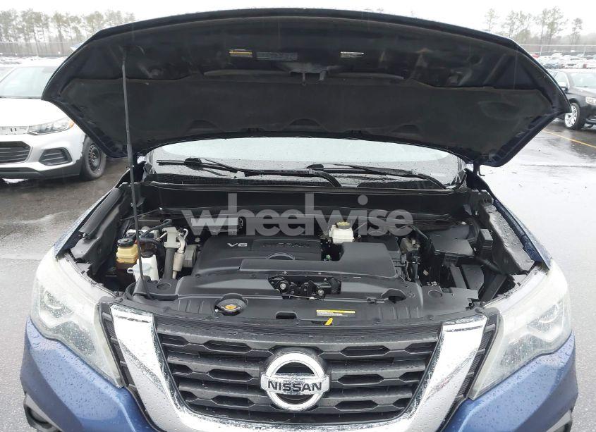 Photo 10 of 2017 Nissan Pathfinder SV (VIN 5N1DR2MN9HC900409)