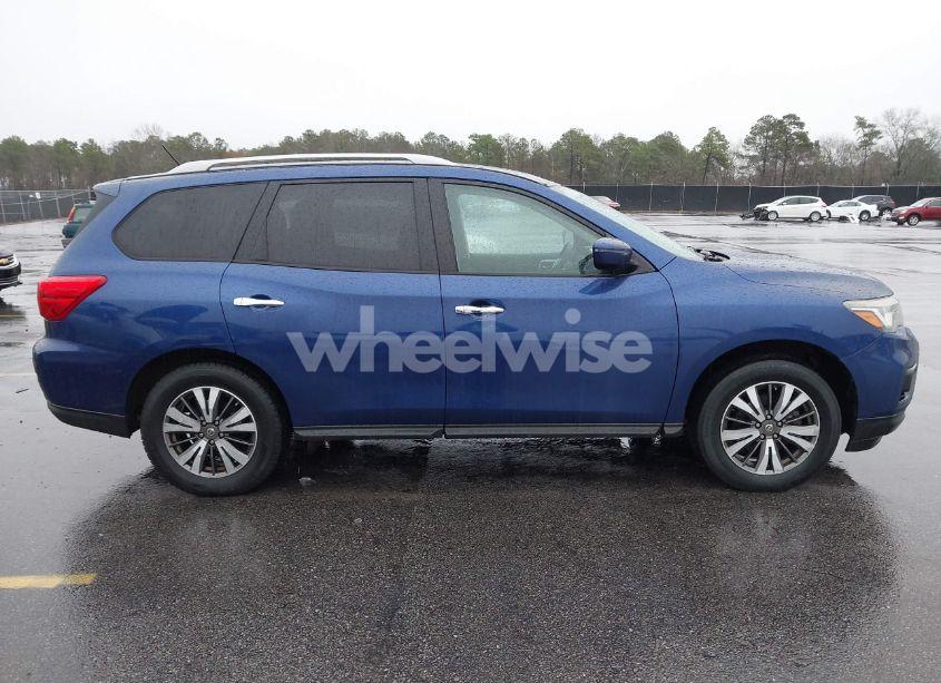 Photo 13 of 2017 Nissan Pathfinder SV (VIN 5N1DR2MN9HC900409)