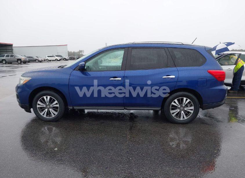 Photo 14 of 2017 Nissan Pathfinder SV (VIN 5N1DR2MN9HC900409)