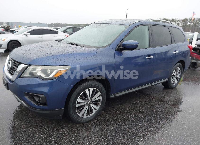Photo 2 of 2017 Nissan Pathfinder SV (VIN 5N1DR2MN9HC900409)