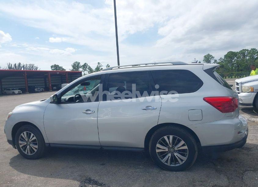 Photo 14 of 2018 Nissan Pathfinder SV (VIN 5N1DR2MN9JC637022)