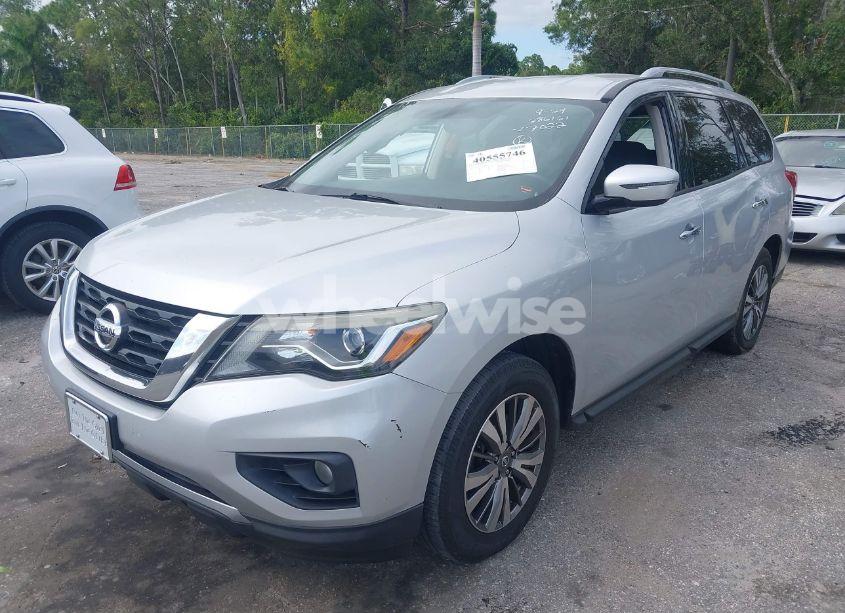 Photo 2 of 2018 Nissan Pathfinder SV (VIN 5N1DR2MN9JC637022)