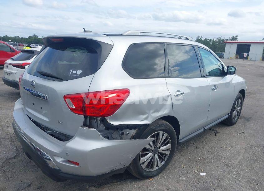 Photo 6 of 2018 Nissan Pathfinder SV (VIN 5N1DR2MN9JC637022)