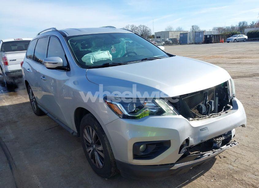 2018 Nissan Pathfinder SV (VIN 5N1DR2MN9JC643810) main photo