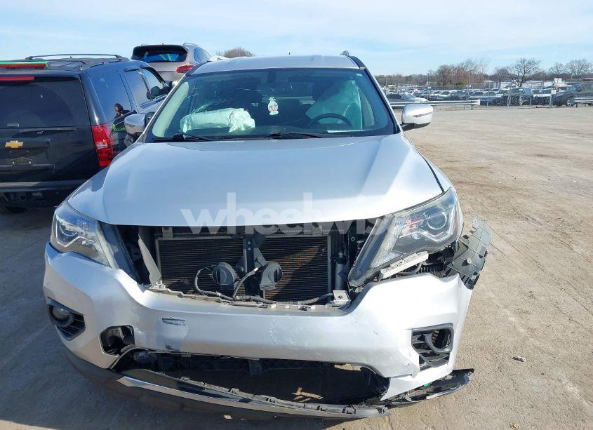 Photo 11 of 2018 Nissan Pathfinder SV (VIN 5N1DR2MN9JC643810)