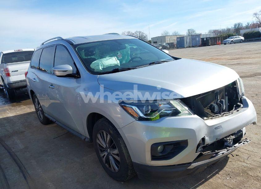 Photo 12 of 2018 Nissan Pathfinder SV (VIN 5N1DR2MN9JC643810)