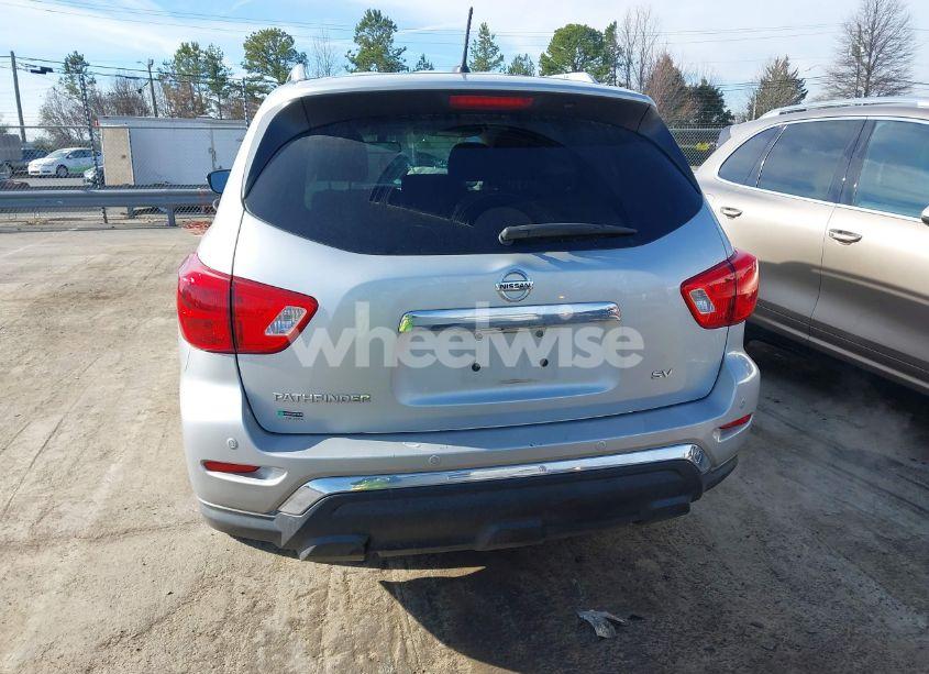 Photo 15 of 2018 Nissan Pathfinder SV (VIN 5N1DR2MN9JC643810)