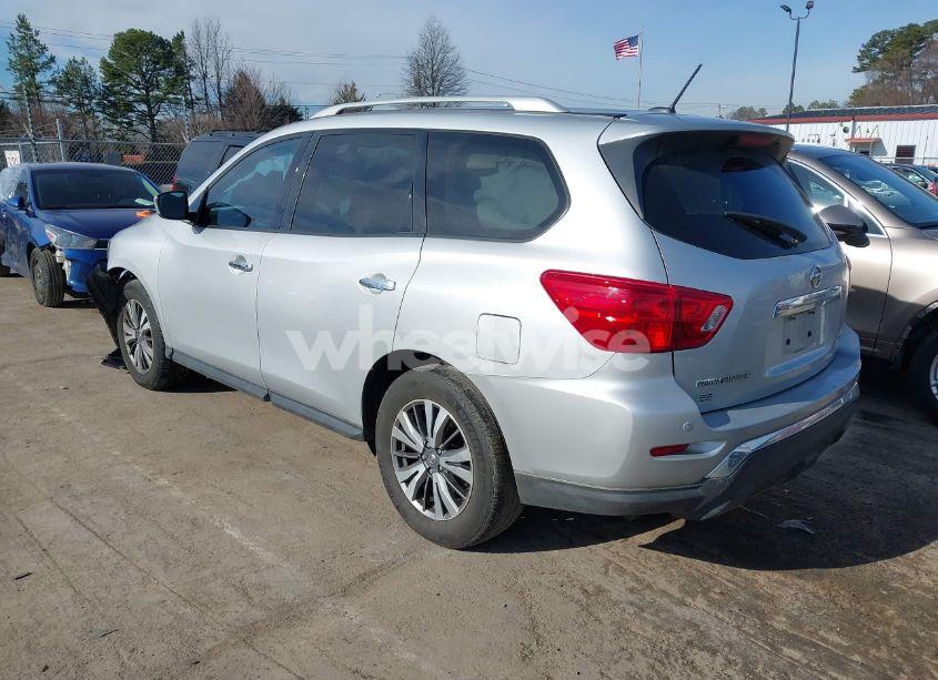 Photo 3 of 2018 Nissan Pathfinder SV (VIN 5N1DR2MN9JC643810)