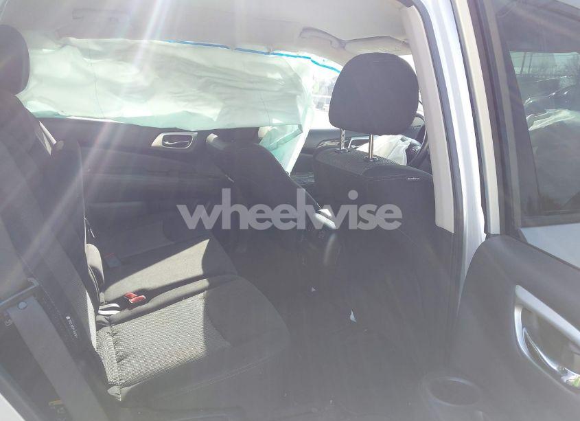 Photo 8 of 2018 Nissan Pathfinder SV (VIN 5N1DR2MN9JC643810)