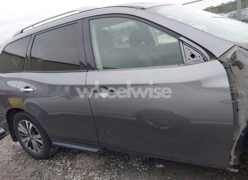 Photo 14 of 2018 Nissan Pathfinder S (VIN 5N1DR2MN9JC660767)