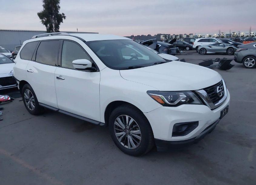 2019 Nissan Pathfinder S (VIN 5N1DR2MN9KC635322) main photo