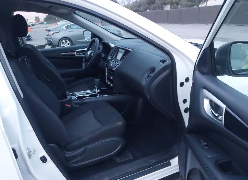 Photo 5 of 2019 Nissan Pathfinder S (VIN 5N1DR2MN9KC635322)