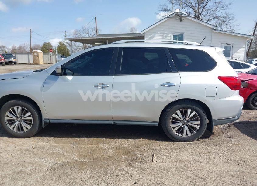 Photo 15 of 2017 Nissan Pathfinder SL (VIN 5N1DR2MNXHC603746)