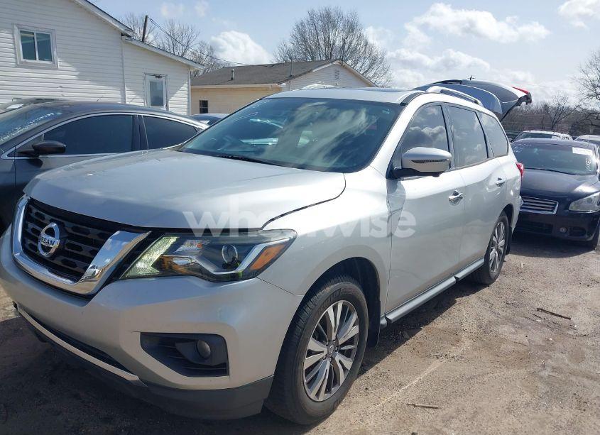 Photo 2 of 2017 Nissan Pathfinder SL (VIN 5N1DR2MNXHC603746)