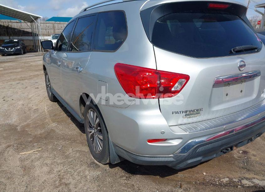 Photo 3 of 2017 Nissan Pathfinder SL (VIN 5N1DR2MNXHC603746)