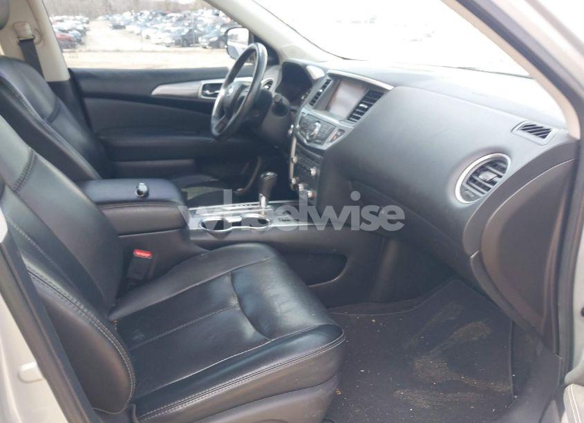 Photo 5 of 2017 Nissan Pathfinder SL (VIN 5N1DR2MNXHC603746)