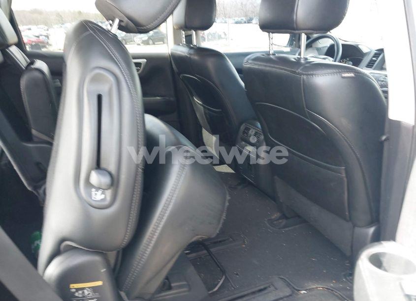 Photo 8 of 2017 Nissan Pathfinder SL (VIN 5N1DR2MNXHC603746)