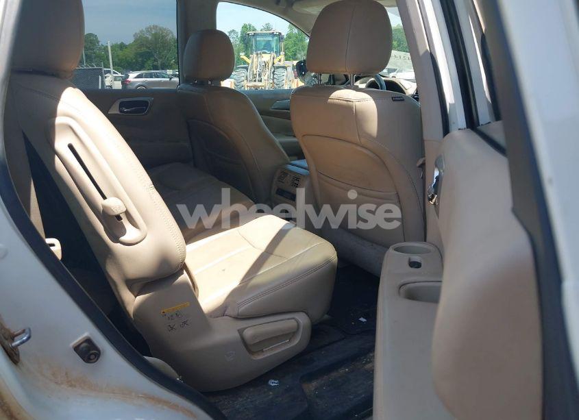 Photo 8 of 2017 Nissan Pathfinder SL (VIN 5N1DR2MNXHC622572)