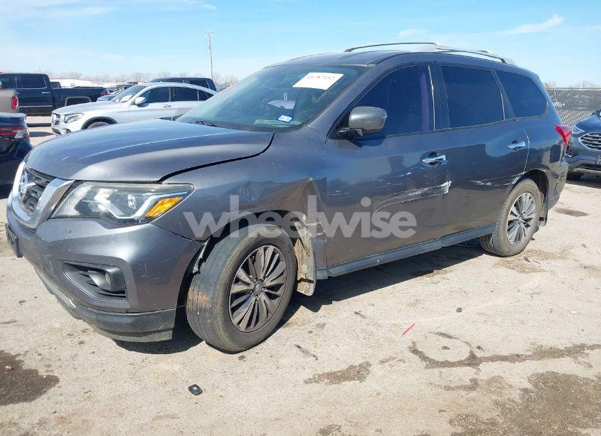 Photo 2 of 2017 Nissan Pathfinder SV (VIN 5N1DR2MNXHC626864)