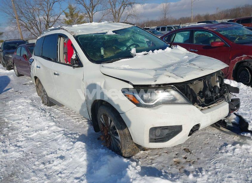 2017 Nissan Pathfinder S (VIN 5N1DR2MNXHC684666) main photo