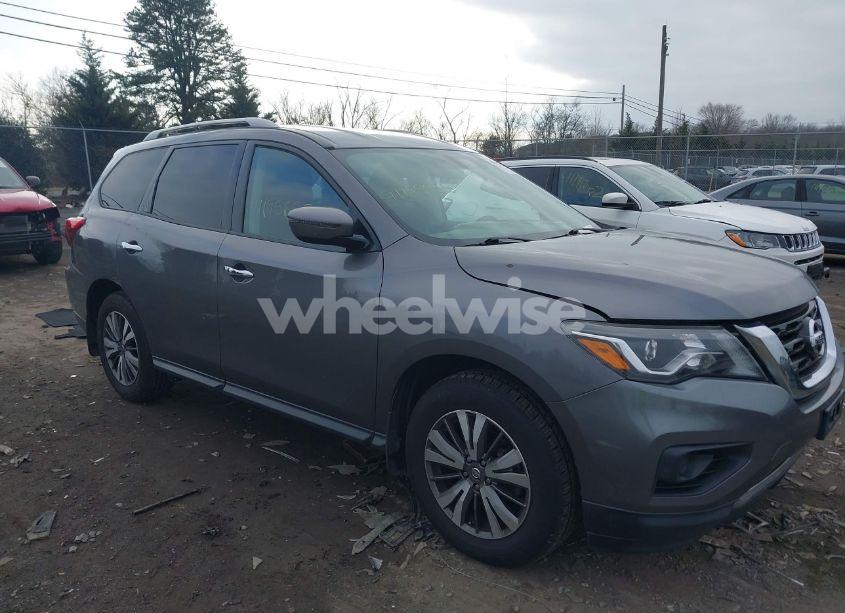 2017 Nissan Pathfinder S (VIN 5N1DR2MNXHC691424) main photo