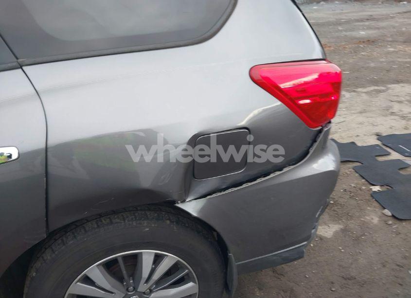 Photo 6 of 2017 Nissan Pathfinder S (VIN 5N1DR2MNXHC691424)