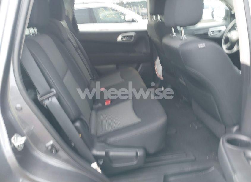 Photo 8 of 2017 Nissan Pathfinder S (VIN 5N1DR2MNXHC691424)