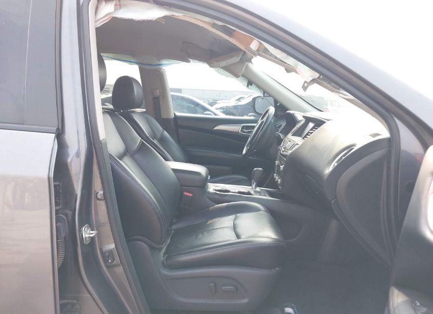 Photo 5 of 2017 Nissan Pathfinder SL (VIN 5N1DR2MNXHC901942)