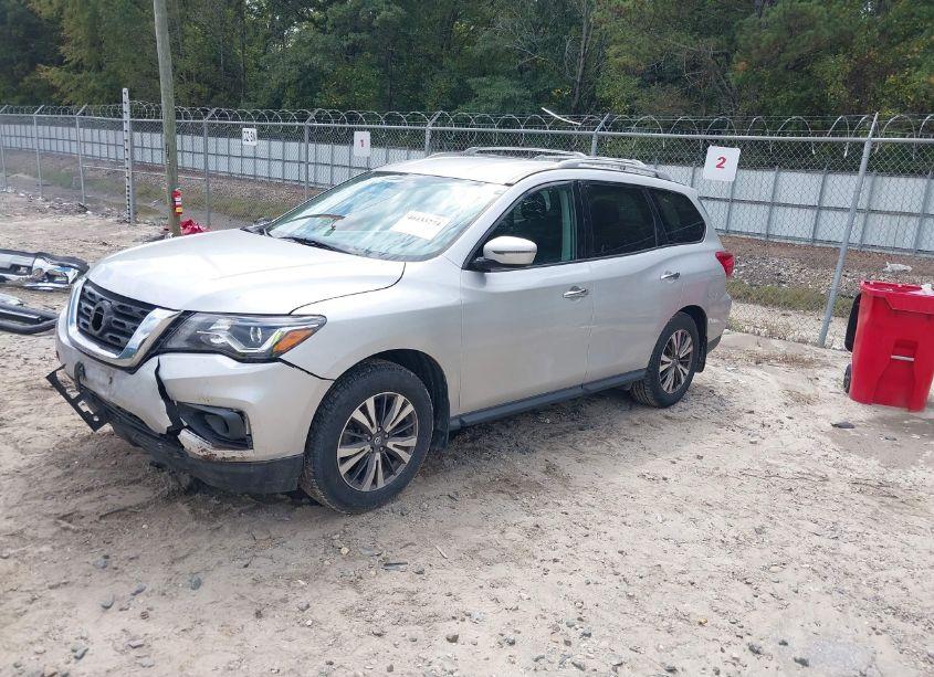Photo 2 of 2017 Nissan Pathfinder SV (VIN 5N1DR2MNXHC904100)