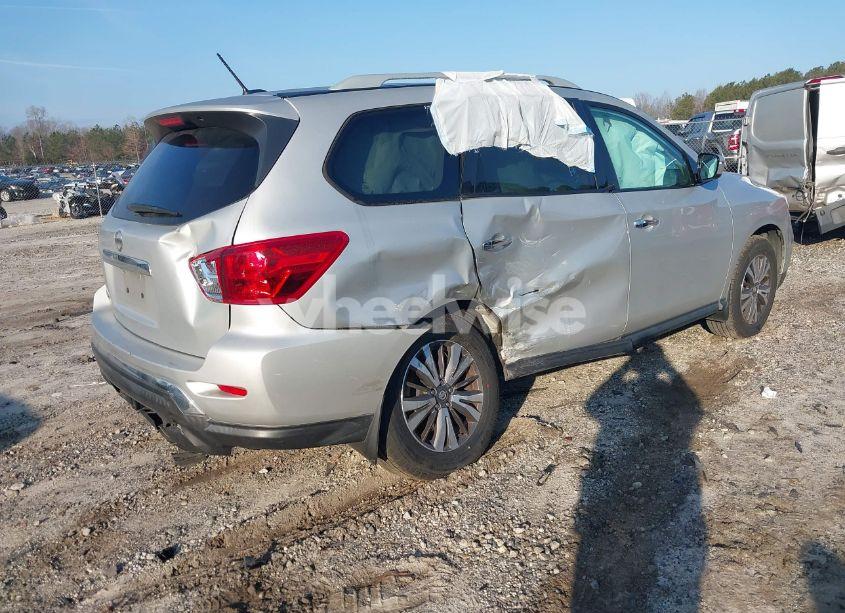 Photo 4 of 2017 Nissan Pathfinder S (VIN 5N1DR2MNXHC905960)