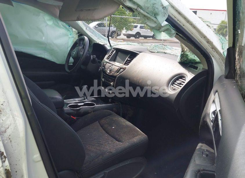 Photo 5 of 2018 Nissan Pathfinder SV (VIN 5N1DR2MNXJC624702)