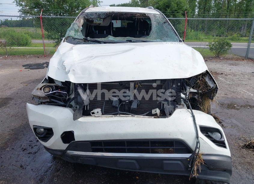 Photo 6 of 2018 Nissan Pathfinder SV (VIN 5N1DR2MNXJC624702)