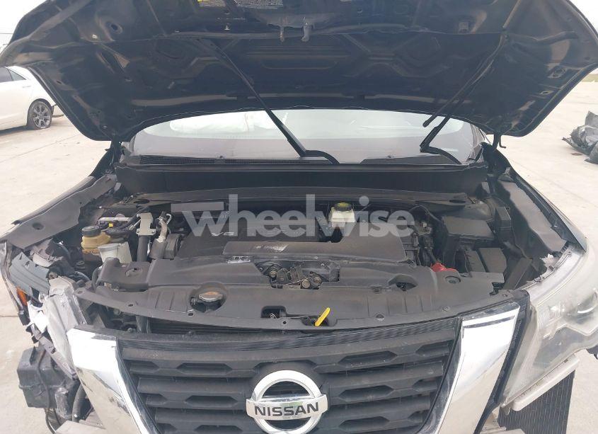 Photo 10 of 2018 Nissan Pathfinder S (VIN 5N1DR2MNXJC625879)