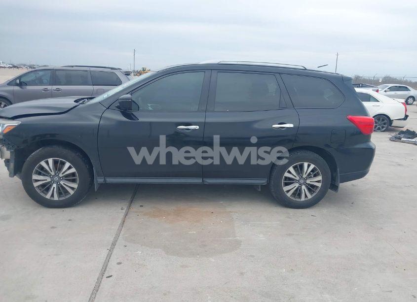 Photo 13 of 2018 Nissan Pathfinder S (VIN 5N1DR2MNXJC625879)