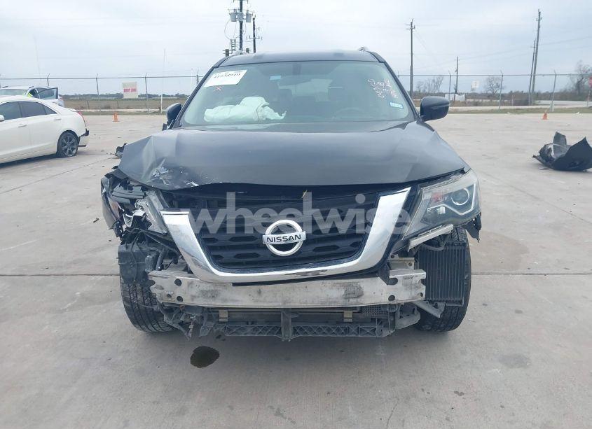 Photo 6 of 2018 Nissan Pathfinder S (VIN 5N1DR2MNXJC625879)