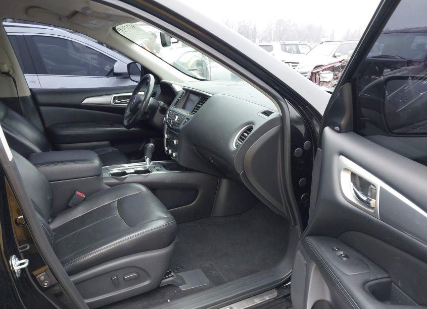 Photo 5 of 2018 Nissan Pathfinder SL (VIN 5N1DR2MNXJC632220)