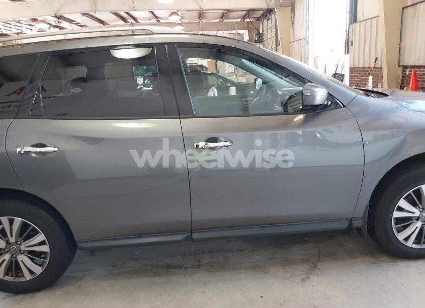 Photo 14 of 2018 Nissan Pathfinder S (VIN 5N1DR2MNXJC646408)