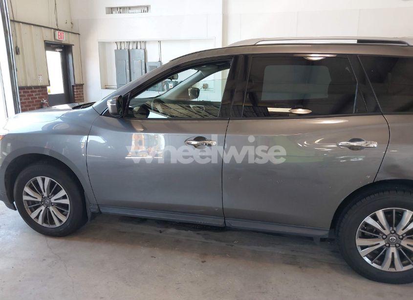 Photo 15 of 2018 Nissan Pathfinder S (VIN 5N1DR2MNXJC646408)