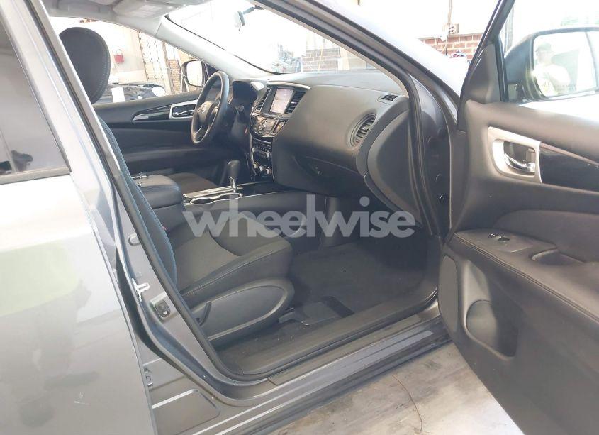 Photo 5 of 2018 Nissan Pathfinder S (VIN 5N1DR2MNXJC646408)